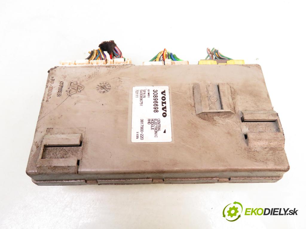 VOLVO V40 Kombi (645) KOMBI 2003 90,00 1.8 122 - B 4184 S2 1783,00 MODUL komfortu 30896698; 3817900220