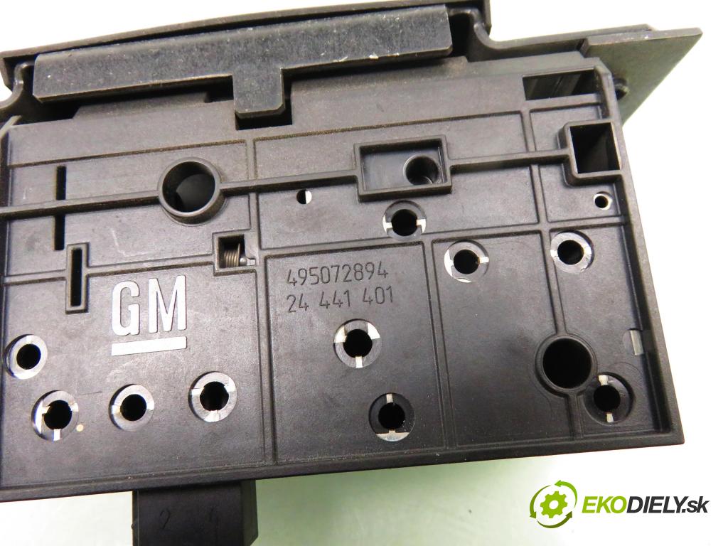 OPEL SIGNUM KOMBI 2003 114,00 2.2 direct - Z 22 YH 2198,00 zámok dveří kufr EL. 24441401 ; 495072894