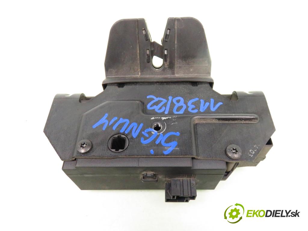 OPEL SIGNUM KOMBI 2003 114,00 2.2 direct - Z 22 YH 2198,00 zámok dveří kufr EL. 24441401 ; 495072894