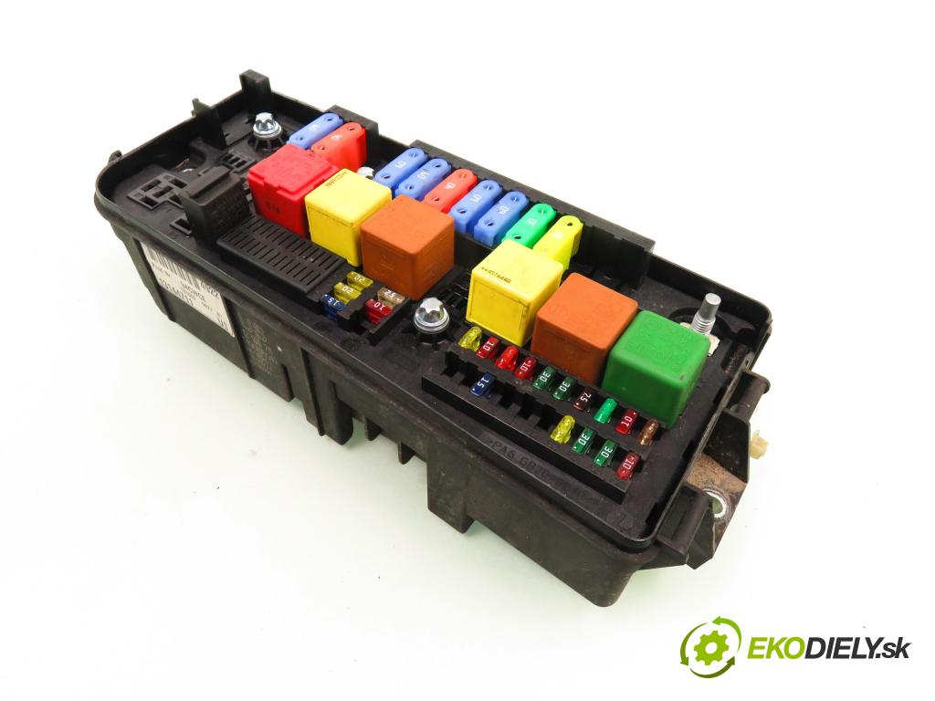 OPEL SIGNUM HB 2003 114,00 2.2 direct - Z 22 YH 2198,00 Skrinka POJISTKY: 13144711 ; 519068019