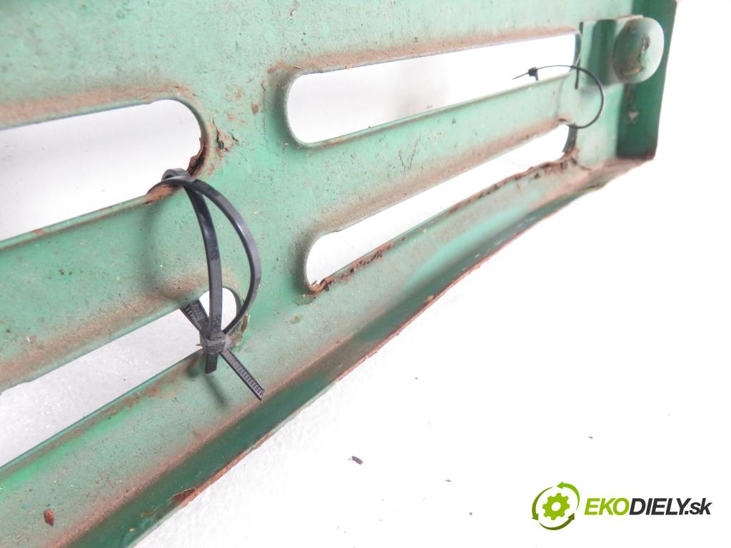 FSC STAR 742 4X2 KABINA/PLATFORMA 1997 80,00 4CT107 4360,00 Mriežka / maska