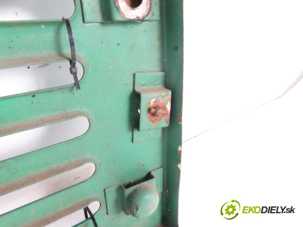 FSC STAR 742 4X2 KABINA/PLATFORMA 1997 80,00 4CT107 4360,00 Mriežka / maska