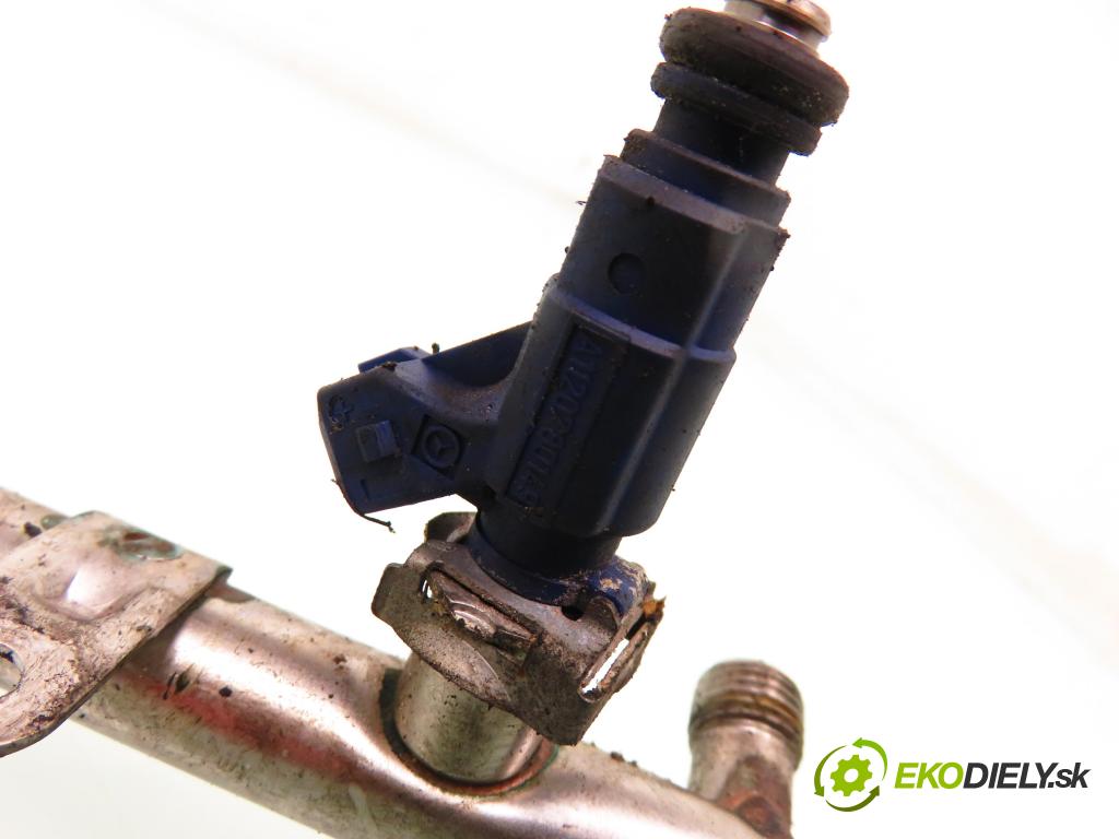 MERCEDES-BENZ KLASA E (W210) KOMBI 2000 162,00 E 320 (210.055) - M 104.995 3199,00 Lišta vstrekovacia 0280151080; A1120700595; A1120780149 (Vstrekovacie lišty)