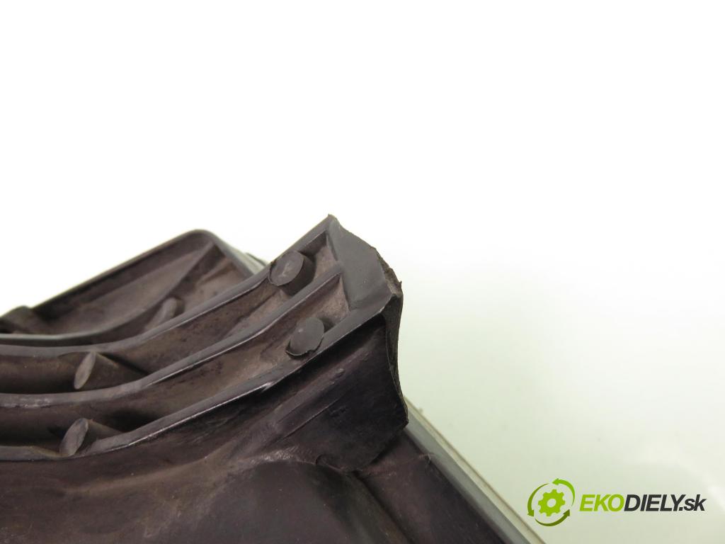 HYUNDAI SANTAMO MINIVAN 1999 77,00 2 - G4CP 1997,00 světlo LP 