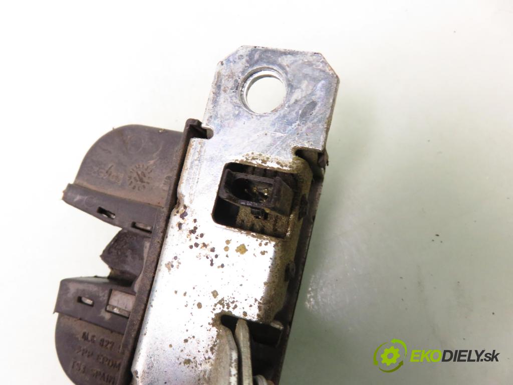 SEAT LEON (1M1) HB 2003 110,00 1.9 TDI Syncro - ARL 1896,00 zámok dveří kufr EL. 6L6827505A