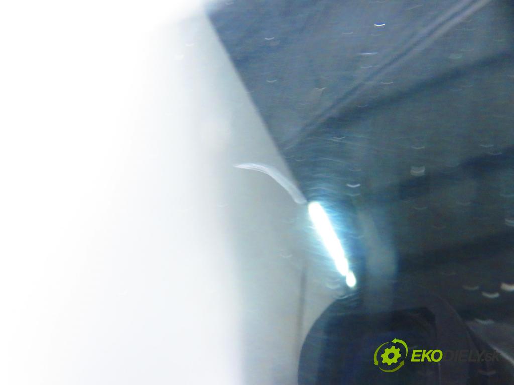 AUDI A2 (8Z0) HB 2003 81,00 1.6 FSI - BAD 1598,00 kapota LY9B