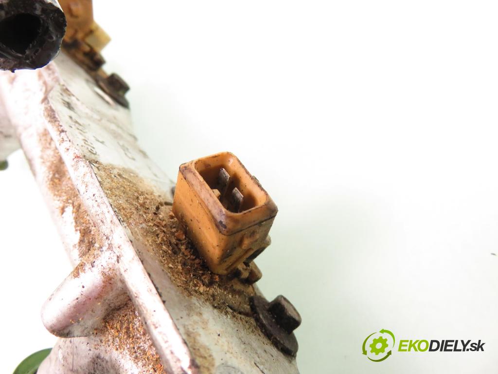 FORD MONDEO I (GBP) HB 1994 97,00 2.0 i 16V - NGA 1988,00 Lišta vstrekovacia 938F9D280AA; 0280160509 (Vstrekovacie lišty)