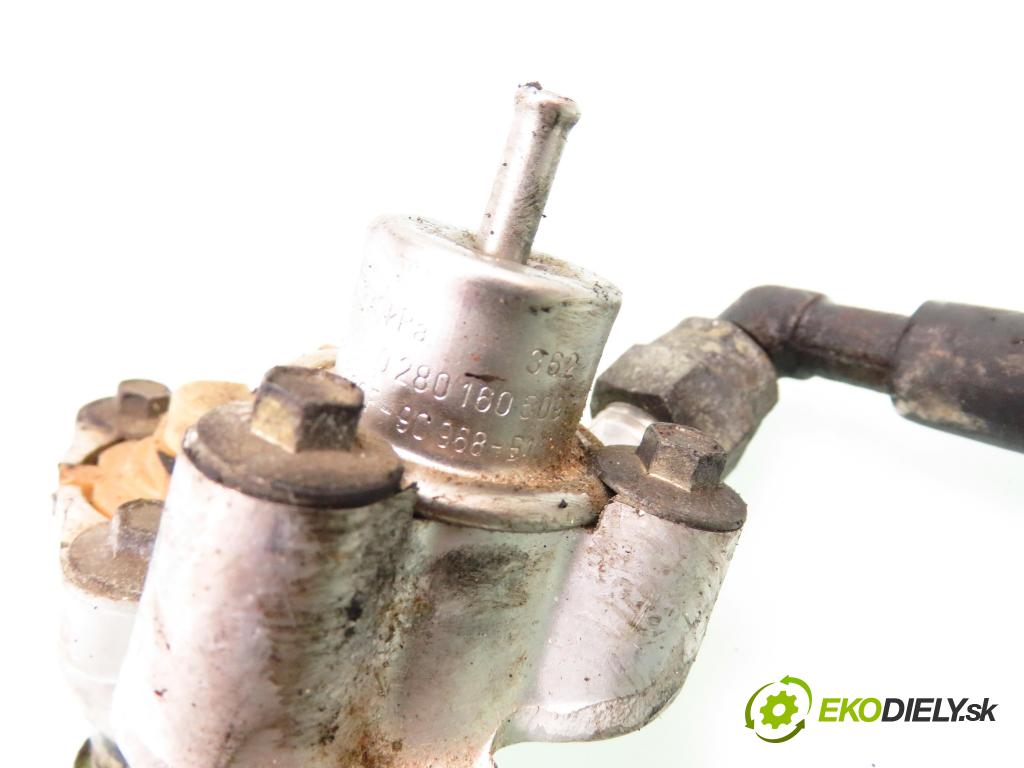 FORD MONDEO I (GBP) HB 1994 97,00 2.0 i 16V - NGA 1988,00 Lišta vstrekovacia 938F9D280AA; 0280160509 (Vstrekovacie lišty)