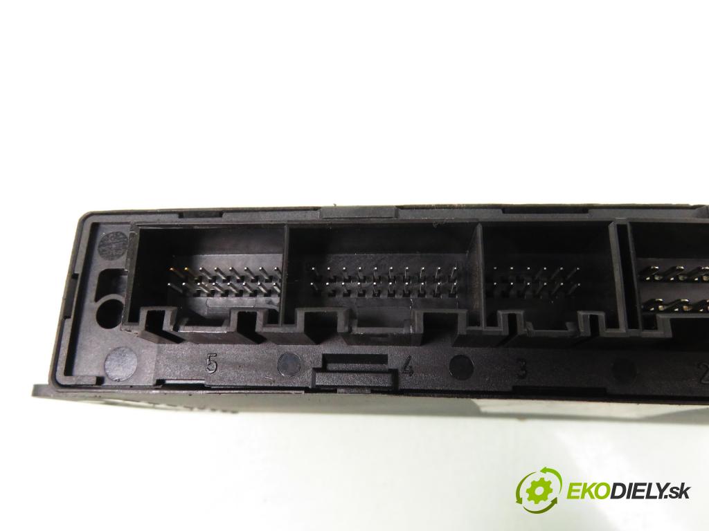 AUDI A2 (8Z0) HB 2003 81,00 1.6 FSI - BAD 1598,00 MODUL komfortu 8Z0959433AC ; 00002644B3