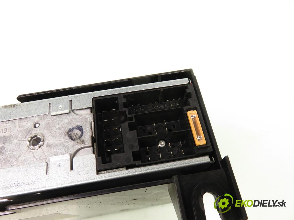 AUDI A2 (8Z0) HB 2003 81,00 1.6 FSI - BAD 1598,00 čítač navigácie 8618842290 ; 8Z0919897 (Elektrosúčasti ostatné)