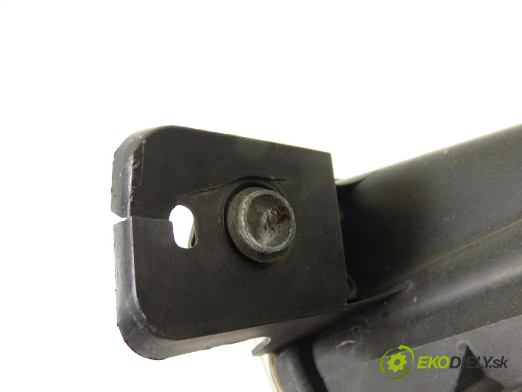 FIAT CROMA (194_) KOMBI 2006 110,00 1.9 D Multijet 150 - 939 A2.000 1910,00 Svetlo PP 51784692; 1307329124