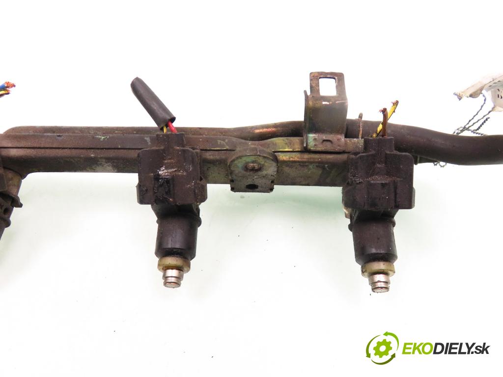 HONDA STREAM (RN) MINIVAN 2001 92,00 1.7 16V (RN1) - D17A2 1668,00 Lišta vstrekovacia  (Vstrekovacie lišty)