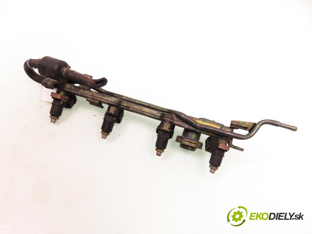 HONDA STREAM (RN) MINIVAN 2001 92,00 1.7 16V (RN1) - D17A2 1668,00 Lišta vstrekovacia  (Vstrekovacie lišty)