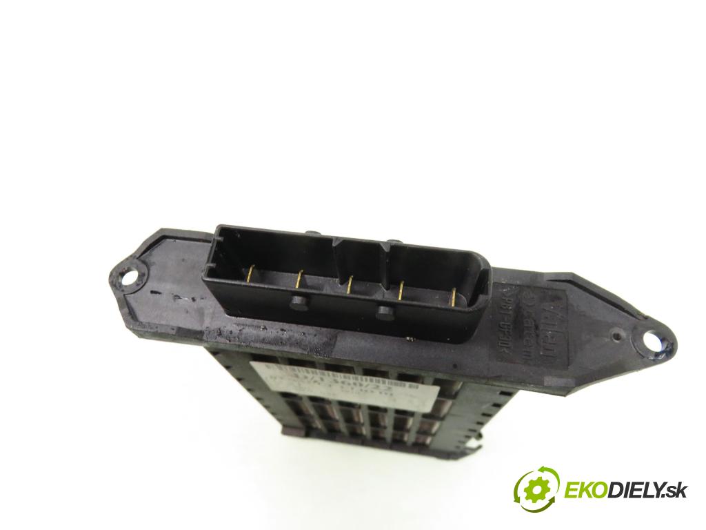 RENAULT CLIO III (BR0/1, CR0/1) HB 2010 50,00 1.5 dCi 68 - K9K 768 1461,00 Výhrevné teleso, radiátor kúrenia elektrická N103789TD (Radiátory kúrenia)