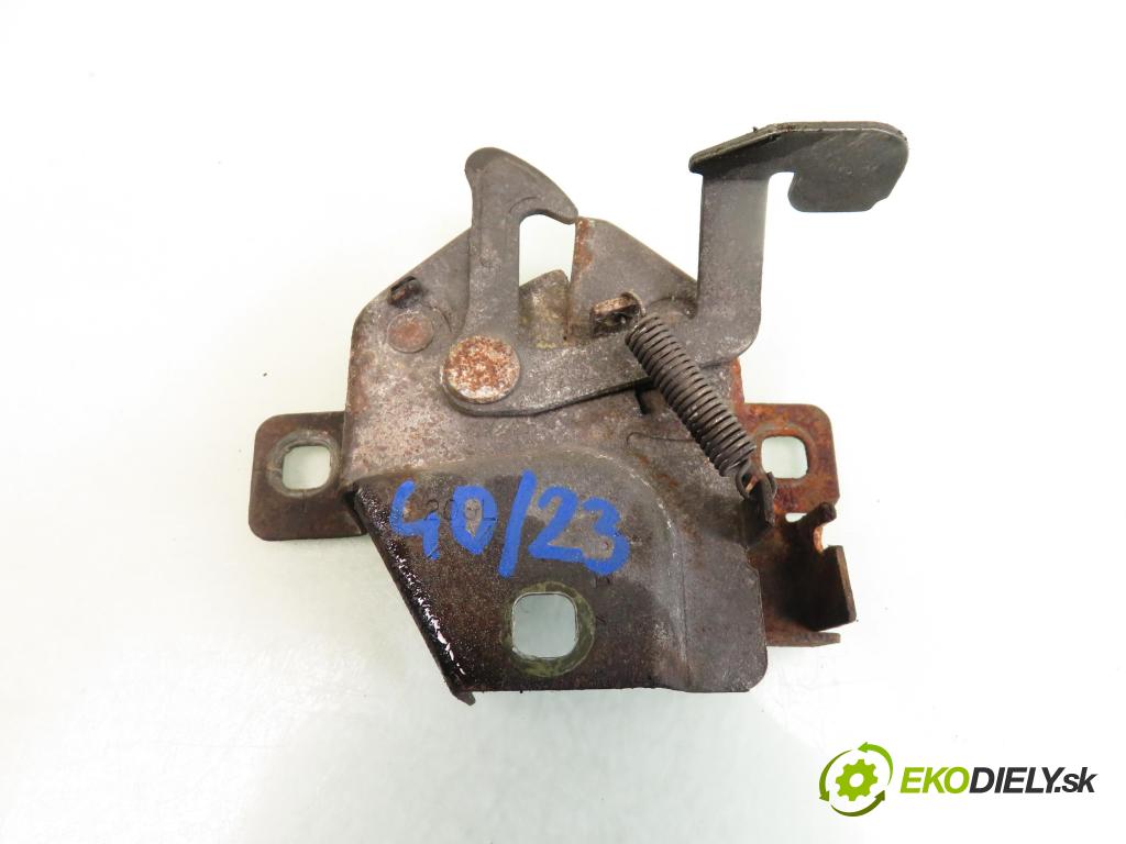 DAIHATSU SIRION (M1) HB 2002 40,00 1.0 R3 54 - EJ-DE 989,00 zámok kapoty