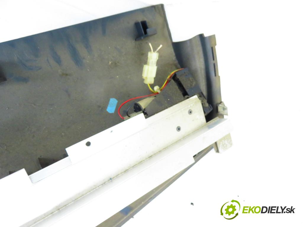 MAN TGA KABINA/PLATFORMA 2003 338,00 D2876 12816,00 Roleta okna 81637036053 (Interiér ostatní)