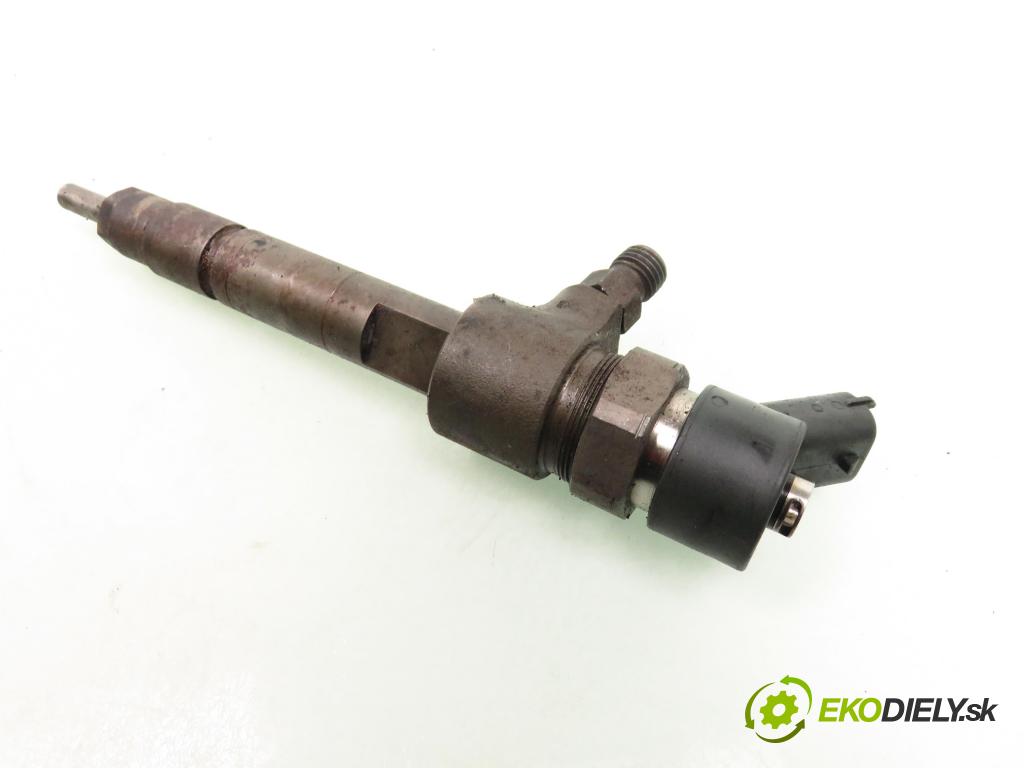 ALFA ROMEO 147 (937_) HB 2002 85,00 1.9 JTD 8V - 937 A2.000 1910,00 vstrekovač 0445110119 (Vstrekovač paliva)