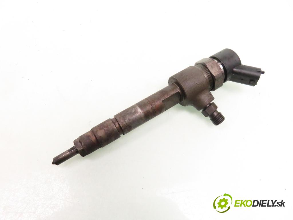 ALFA ROMEO 147 (937_) HB 2002 85,00 1.9 JTD 8V - 937 A2.000 1910,00 vstrekovač 0445110119 (Vstrekovač paliva)