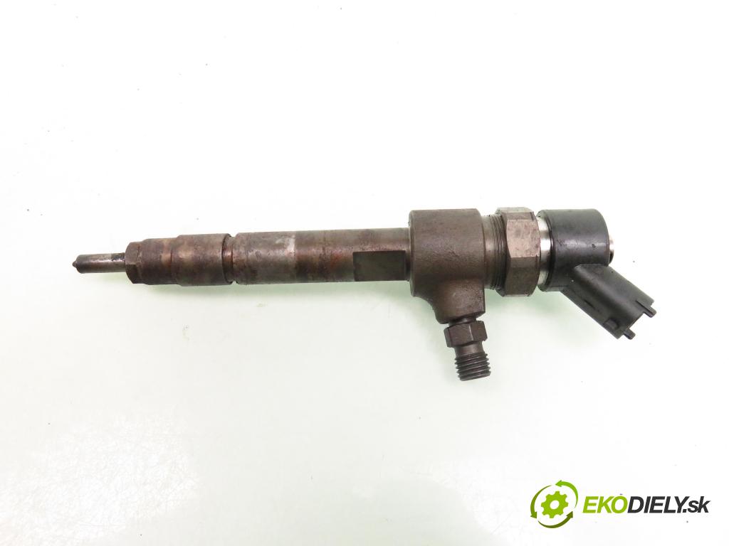 ALFA ROMEO 147 (937_) HB 2002 85,00 1.9 JTD 8V - 937 A2.000 1910,00 vstrekovač 0445110119 (Vstrekovač paliva)