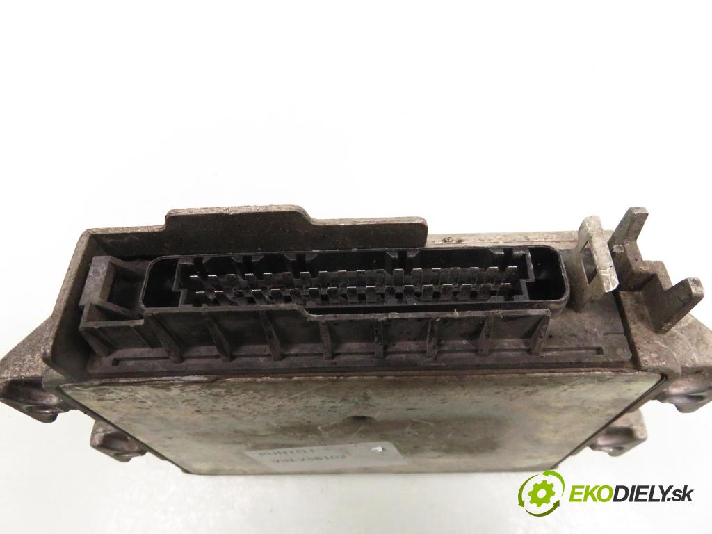 FIAT PUNTO (176_) HB 1996 63,00 1.2 16V - 176 B9.000 1242,00 řídící jednotka motora IAW8F5T; 46456322; 6160021811