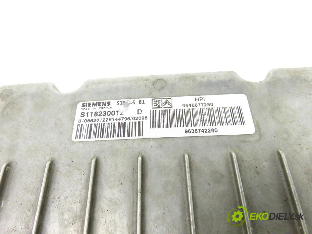 CITROEN C5 I (DC_) LIFTBACK 2001 103,00 2.0 16V HPi (DCRLZB) - RLZ (EW10D) 1997,00 řídící jednotka motora S118230012D; 9646677280; 9636742280