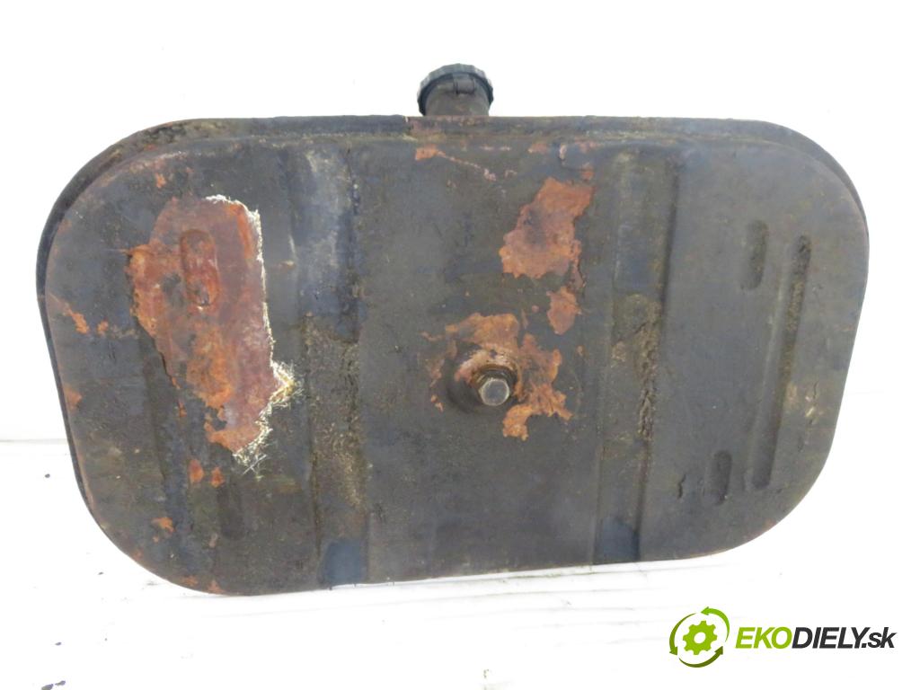 FSC STAR 742 4X2 KABINA/PLATFORMA 1997 80,00 4CT107 4360,00 Nádržka paliva diesel