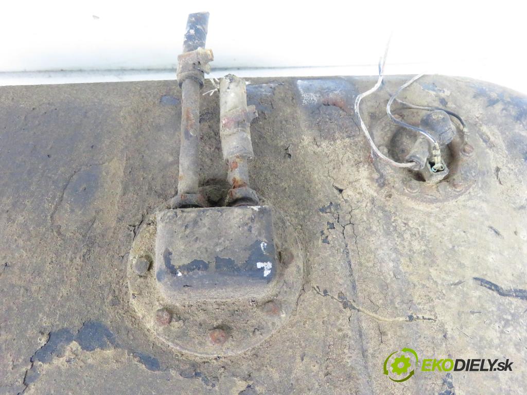 FSC STAR 742 4X2 KABINA/PLATFORMA 1997 80,00 4CT107 4360,00 Nádržka paliva diesel