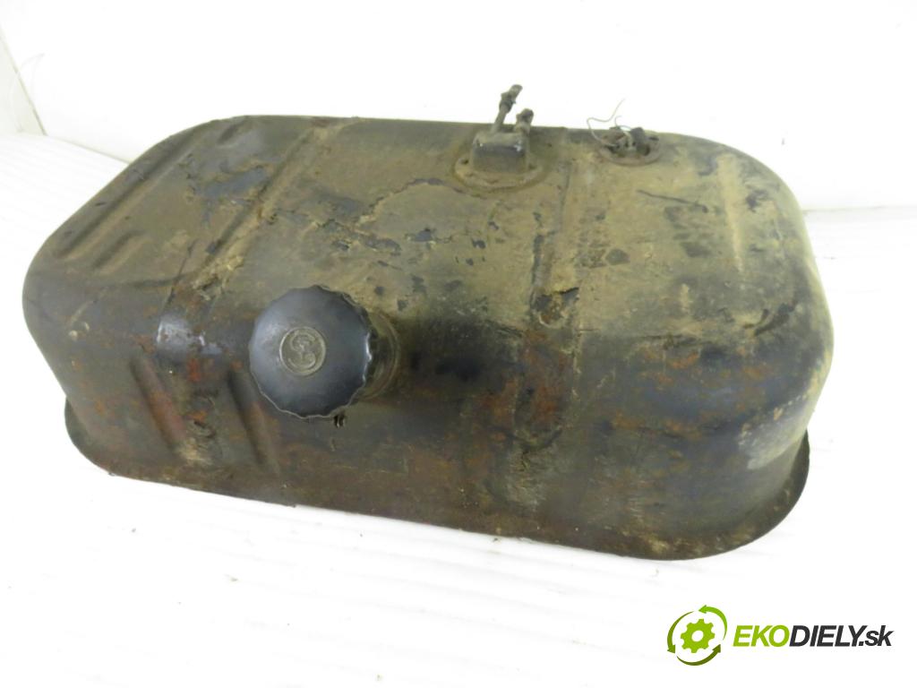 FSC STAR 742 4X2 KABINA/PLATFORMA 1997 80,00 4CT107 4360,00 Nádržka paliva diesel