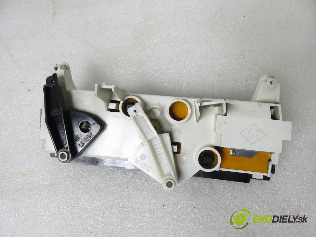 RENAULT KANGOO (KC0/1_) CHLODNIA 2002 48,00 1.5 dCi 70 - K9K 704 1461,00 Panel kúrenia 9000479