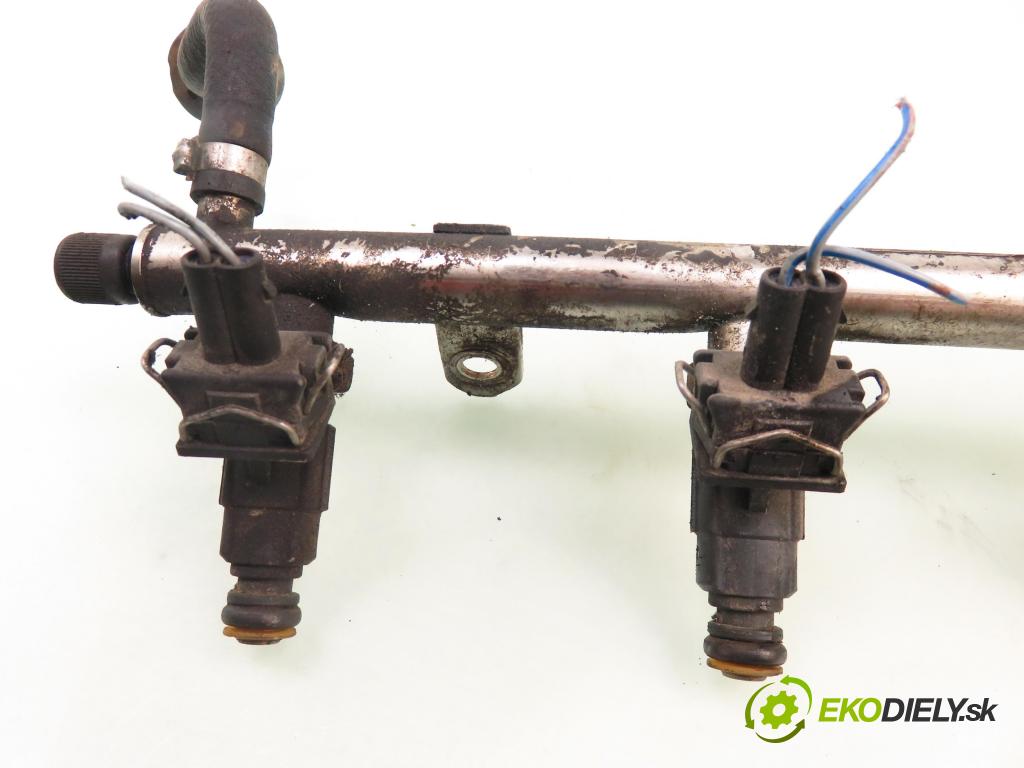 MERCEDES-BENZ KLASA A (W168) HB 2001 60,00 1.4 A 140 82 - M 166.940 1397,00 Lišta vstrekovacia 96610001 ; A1660700495 (Vstrekovacie lišty)