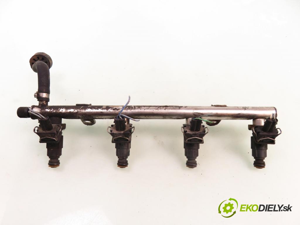 MERCEDES-BENZ KLASA A (W168) HB 2001 60,00 1.4 A 140 82 - M 166.940 1397,00 Lišta vstrekovacia 96610001 ; A1660700495 (Vstrekovacie lišty)