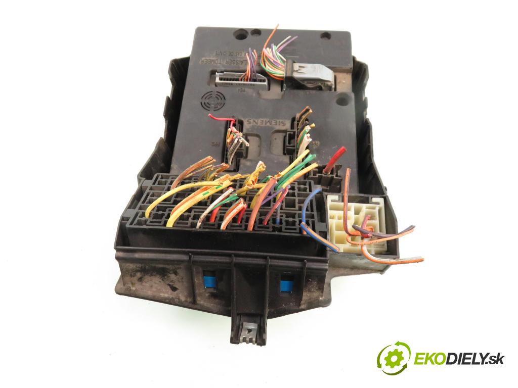 RENAULT SCENIC I (JA0/1_) MINIVAN 2000 79,00 1.6 16V 107 - K4M 700 1598,00 MODUL BSI 8200029340A ; S108502510C