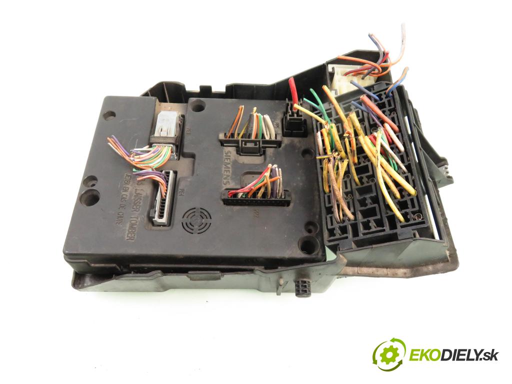 RENAULT SCENIC I (JA0/1_) MINIVAN 2000 79,00 1.6 16V 107 - K4M 700 1598,00 MODUL BSI 8200029340A ; S108502510C