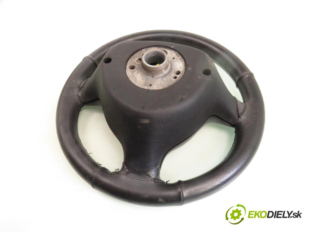 SEAT LEON (1M1) HB 2000 55,00 1.4 16V - APE 1390,00 Volant  (Volanty)