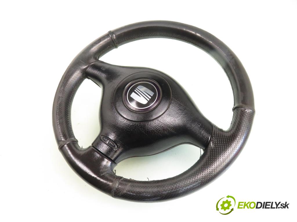 SEAT LEON (1M1) HB 2000 55,00 1.4 16V - APE 1390,00 Volant  (Volanty)