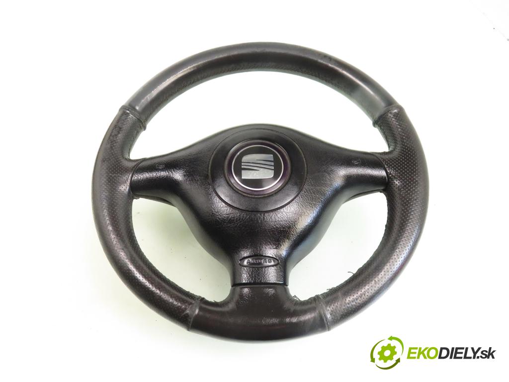 SEAT LEON (1M1) HB 2000 55,00 1.4 16V - APE 1390,00 Volant  (Volanty)