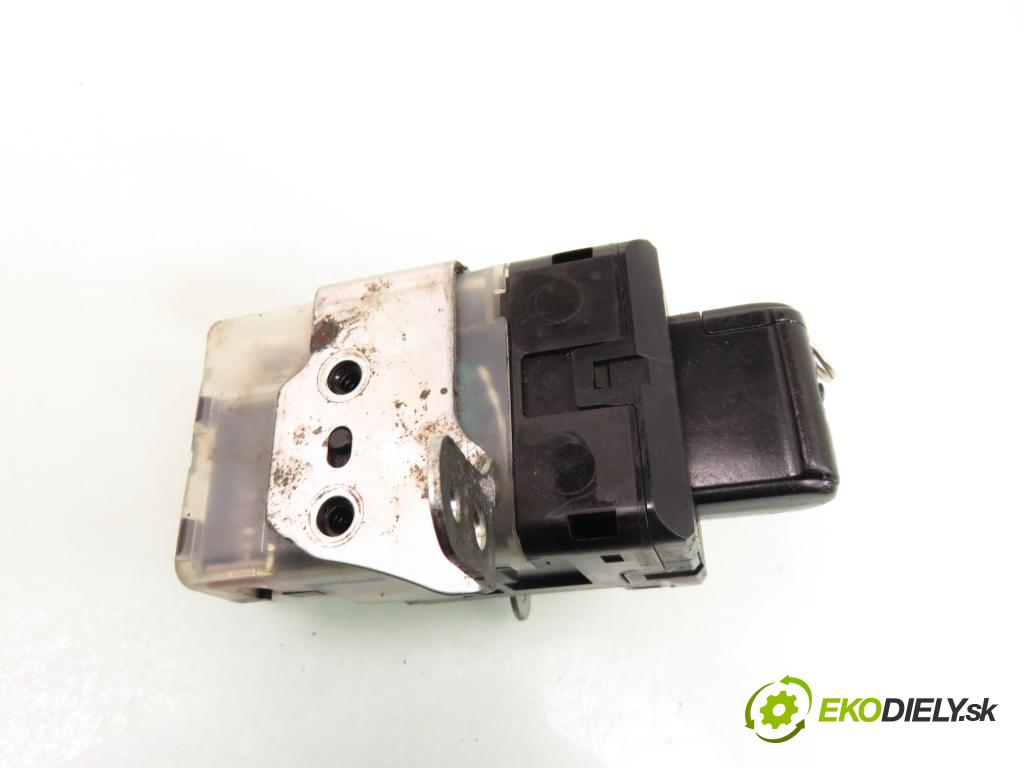 TOYOTA COROLLA Verso (ZER_, ZZE12_, R1_) MINIVAN 2005 2231,00 Stacyjki 2231,00 spinačka 626399000 (Spínacie skrinky a kľúče)