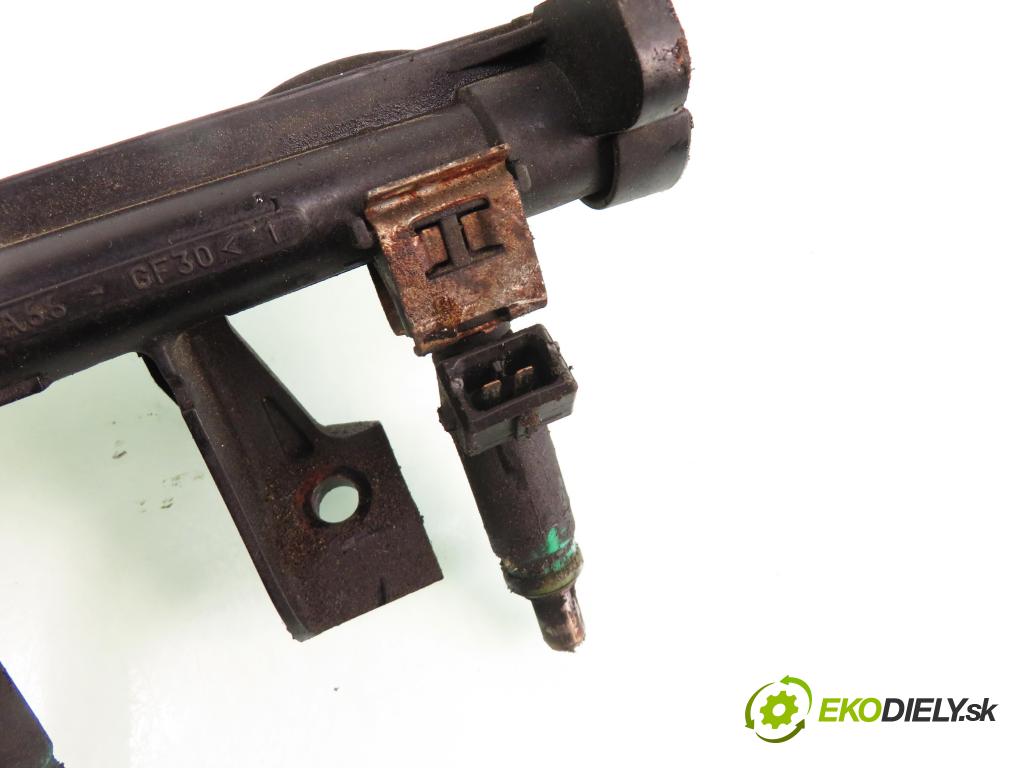 FORD FOCUS II (DA_, HCP) HB 2006 74,00 1.6 - SHDC 1596,00 Lišta vstrekovacia 98MFBC; 5M5G9H487BA (Vstrekovacie lišty)