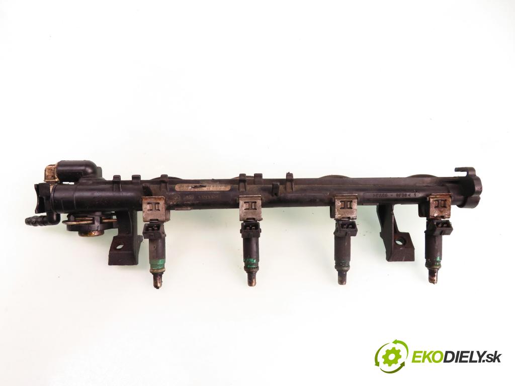 FORD FOCUS II (DA_, HCP) HB 2006 74,00 1.6 - SHDC 1596,00 Lišta vstrekovacia 98MFBC; 5M5G9H487BA (Vstrekovacie lišty)