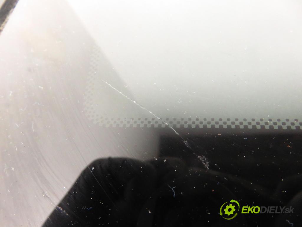 NISSAN MAXIMA VI (A34) SEDAN 2004 195,00 3.5 - VQ35DE 3498,00 střešní okno  (Okna karoserie)