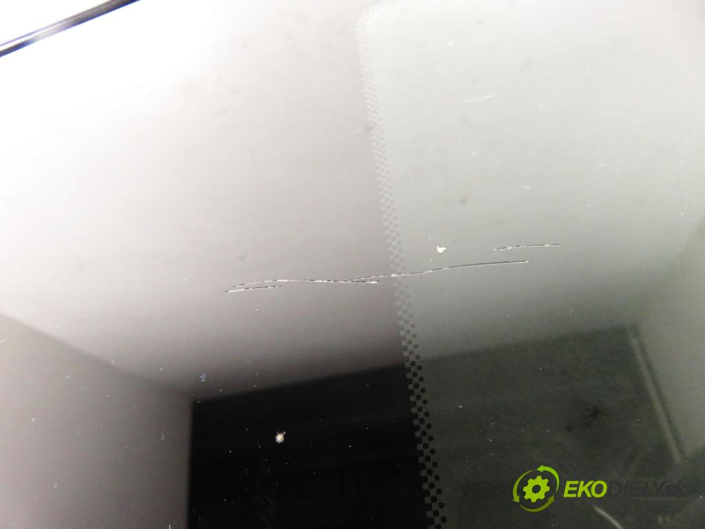 NISSAN MAXIMA VI (A34) SEDAN 2004 195,00 3.5 - VQ35DE 3498,00 střešní okno  (Okna karoserie)