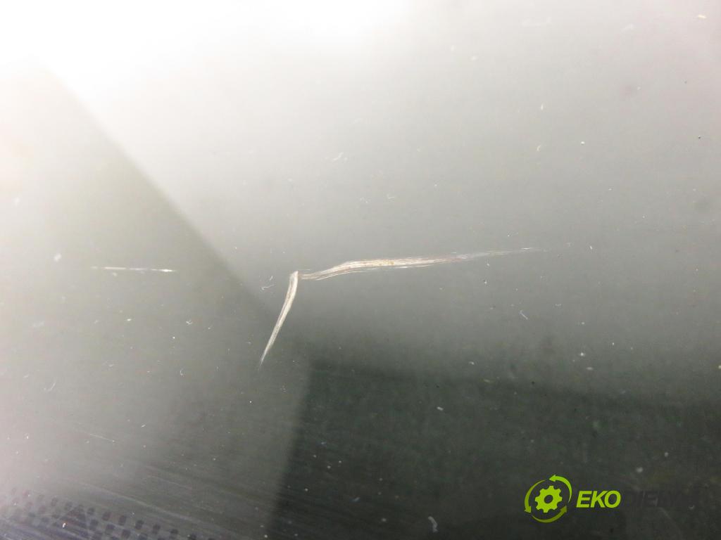 NISSAN MAXIMA VI (A34) SEDAN 2004 195,00 3.5 - VQ35DE 3498,00 střešní okno  (Okna karoserie)