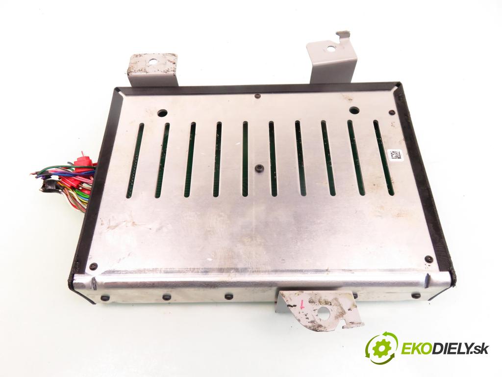 CHRYSLER 300M (LR) SEDAN 2002 185,00 3.5 V6 24V - EGG 3518,00 Zosilňovač 04760902AB (Zosilňovače)