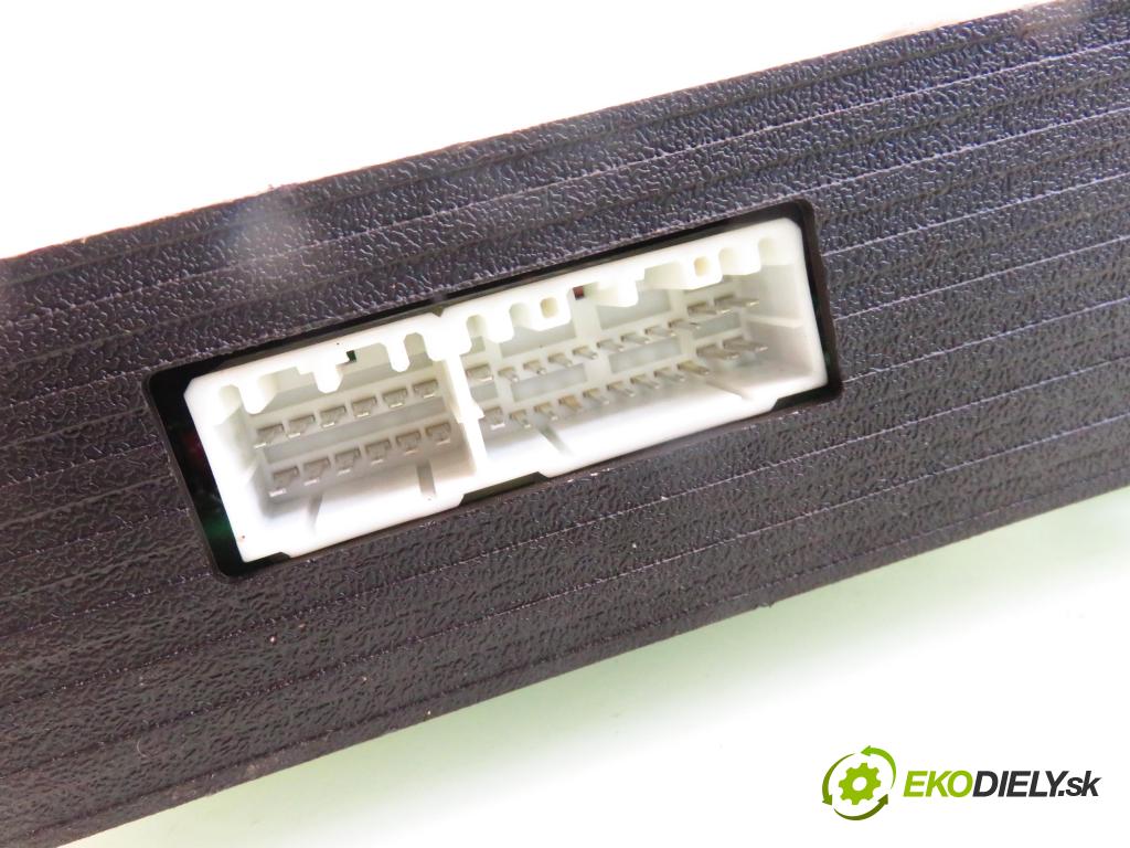 CHRYSLER 300M (LR) SEDAN 2002 185,00 3.5 V6 24V - EGG 3518,00 Zosilňovač 04760902AB (Zosilňovače)