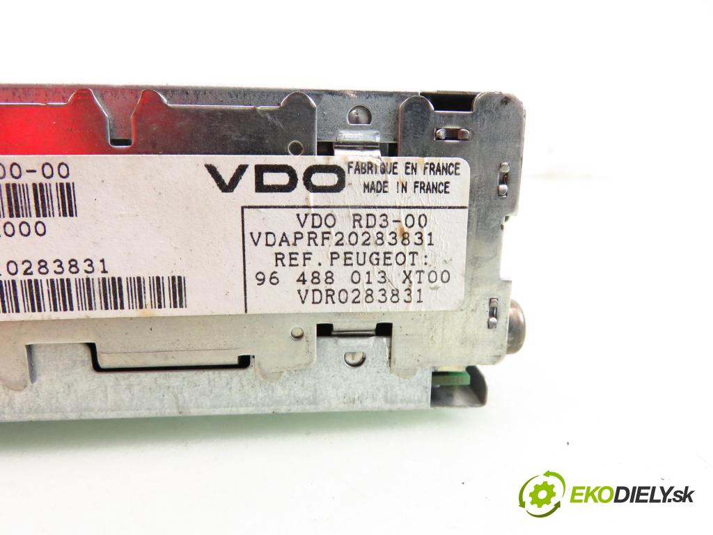 PEUGEOT 307 SW (3H) KOMBI 2003 103,00 2.0 16V - RFN (EW10J4) 1997,00 RADIO CD 96488013XT00