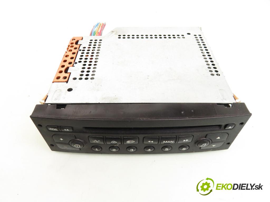 PEUGEOT 307 SW (3H) KOMBI 2003 103,00 2.0 16V - RFN (EW10J4) 1997,00 RADIO CD 96488013XT00