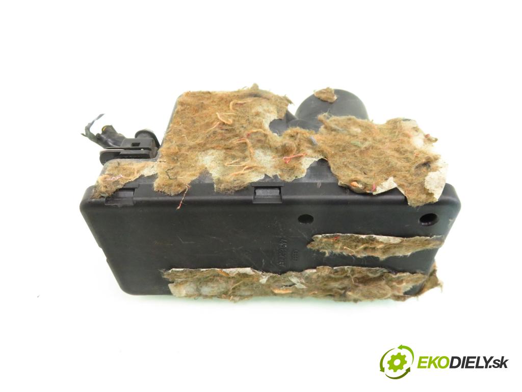 AUDI 80 (89, 89Q, 8A, B3) SEDAN 1991 66,00 1.8 S - NE 1781,00 pumpa zámku centrálneho 443862257H