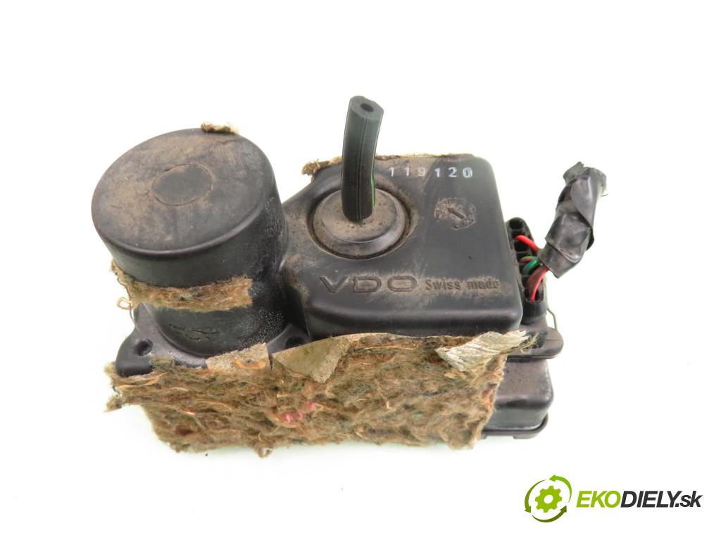 AUDI 80 (89, 89Q, 8A, B3) SEDAN 1991 66,00 1.8 S - NE 1781,00 pumpa zámku centrálneho 443862257H