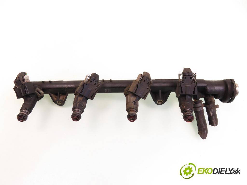 SEAT IBIZA II (6K1) HB 1998 44,00 1.4 i - AEX 1391,00 Lišta vstrekovacia 0280155731; 030133319G (Vstrekovacie lišty)