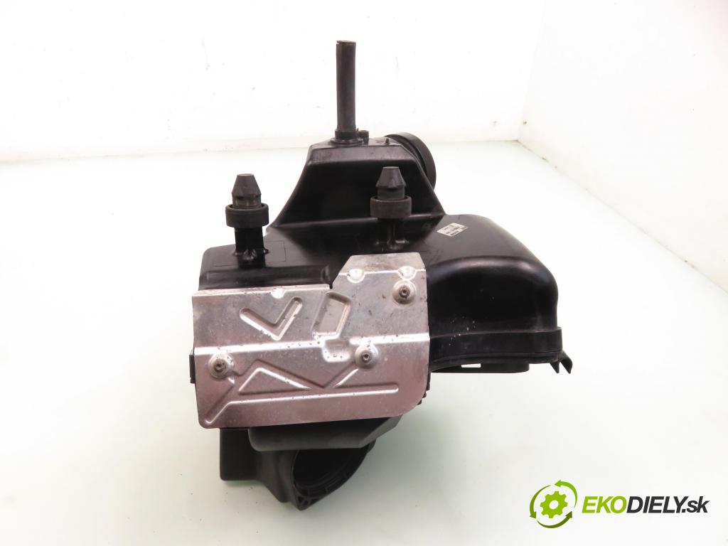 AUDI A5 (8T3) COUPE 2009 125,00 1.8 TFSI - CJEB 1798,00 Obal filtra vzduchu 8R0133843B; 8R0133835F (Obaly filtrov vzduchu)